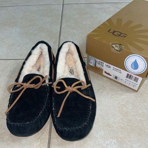 Women’s Ugg Moccasin Black